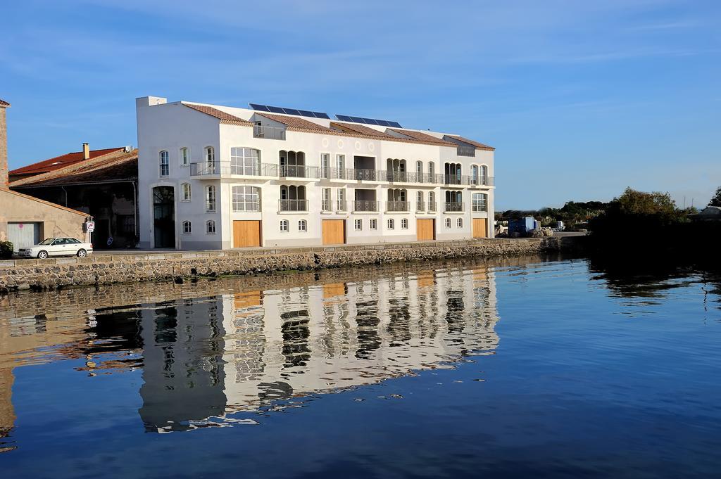 Port Rive Gauche Ostrea * Marseillan (Herault)